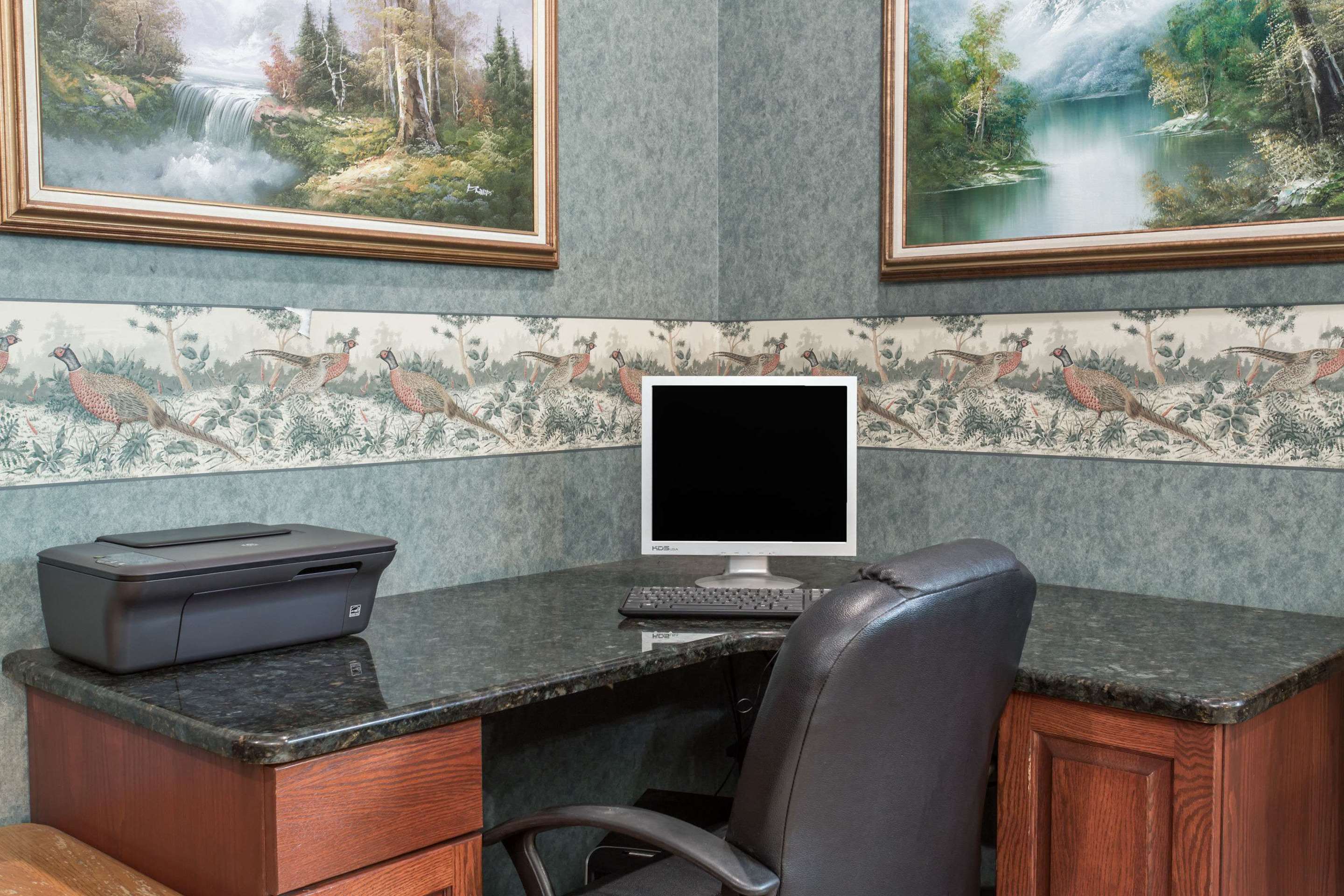 Business Center | Knights Inn Arcadia