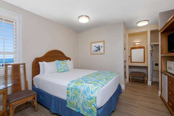  - Days Inn Maui Oceanfront Inn Kihei