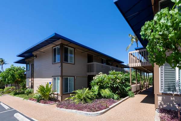 Exterior view - Days Inn Maui Oceanfront Inn Kihei