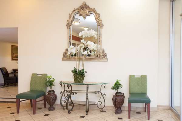  - Super 8 Motel Northlake