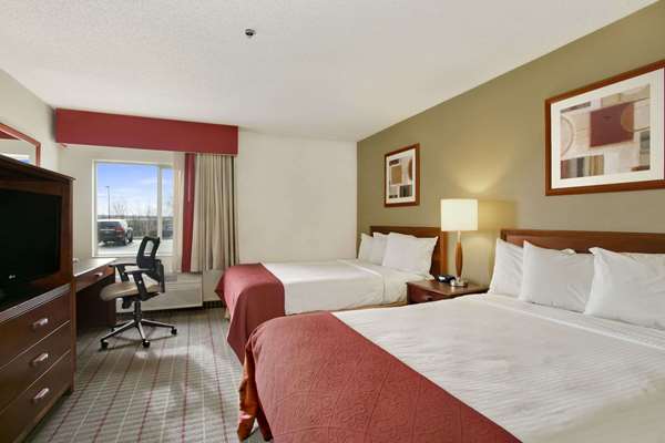  - Baymont Inn & Suites Haubstadt - I-64, Exit 25B