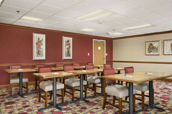  - Baymont Inn & Suites Haubstadt - I-64, Exit 25B