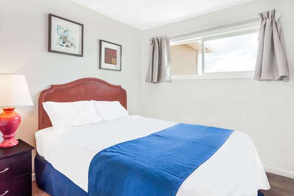 Suite - Knights Inn Merritt