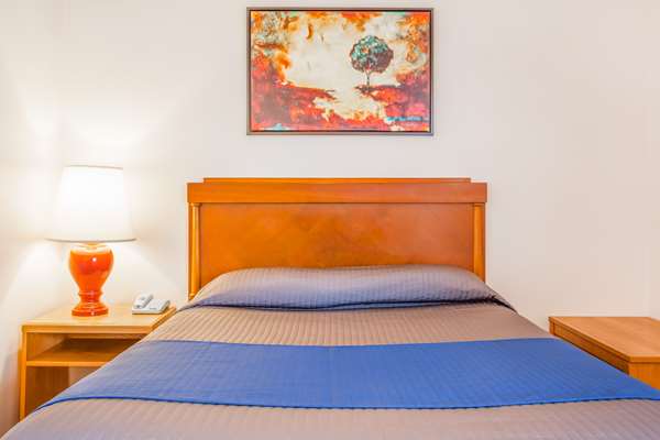  - Knights Inn Merritt