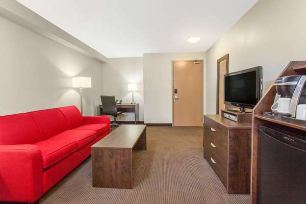 Suite - Super 8 Hotel Red Lake