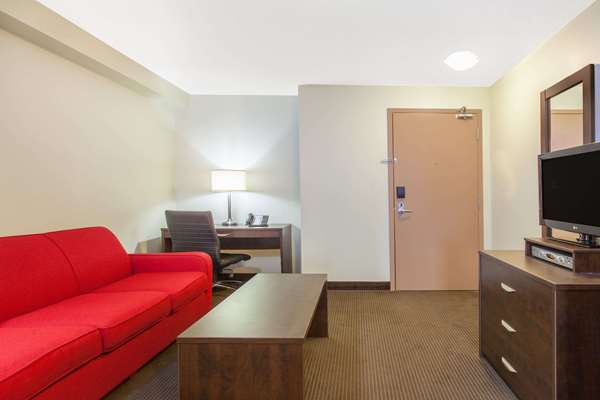 Suite - Super 8 Hotel Red Lake