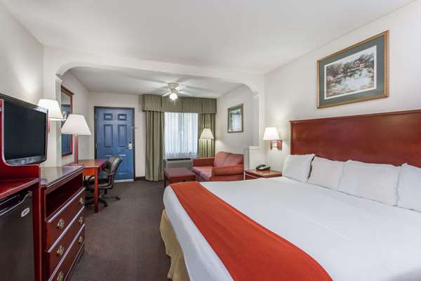  - Baymont Inn & Suites Manning - I-95, Exit 119