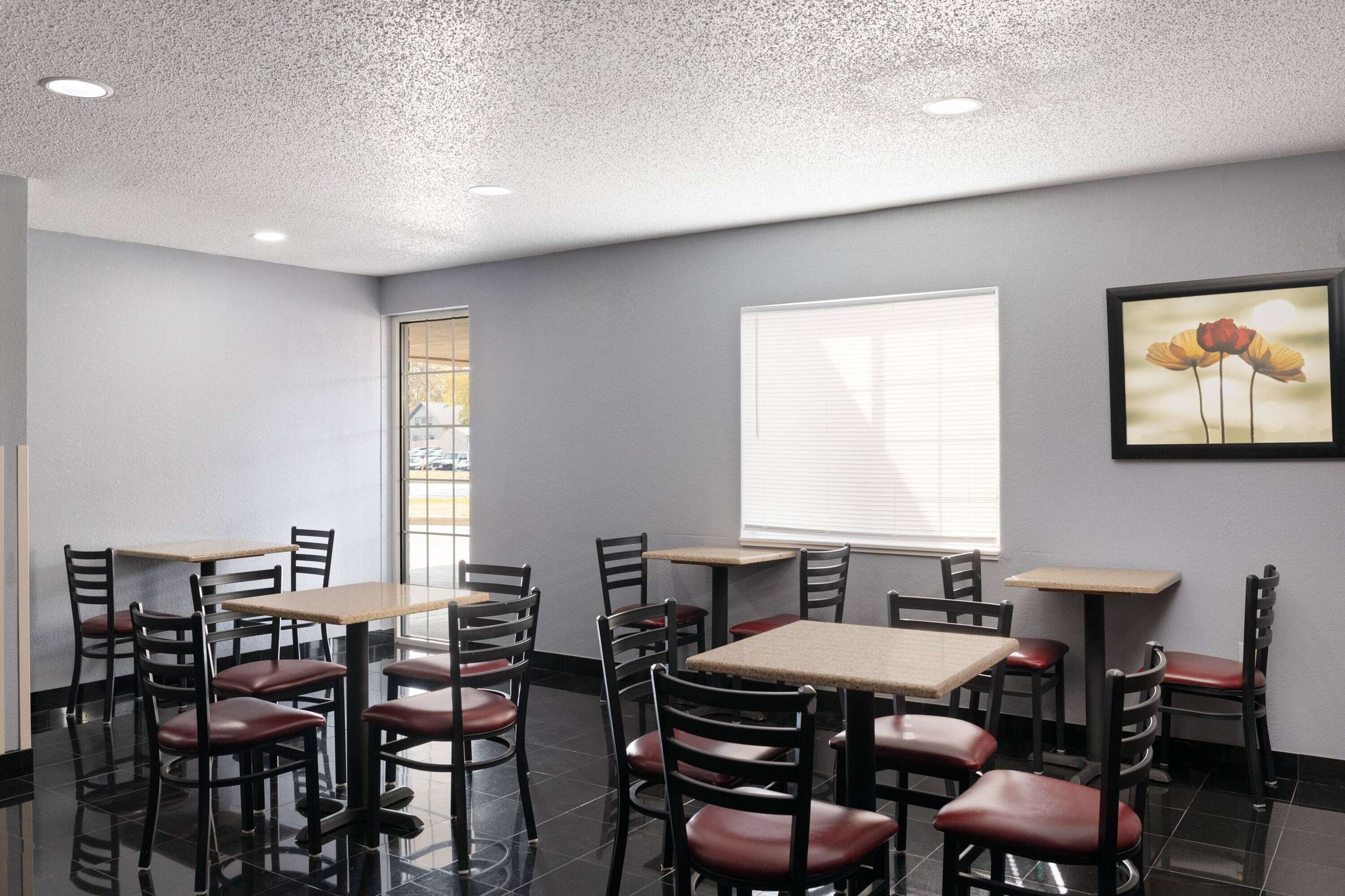 Property amenity | Days Inn & Suites by Wyndham Green Bay WI.
