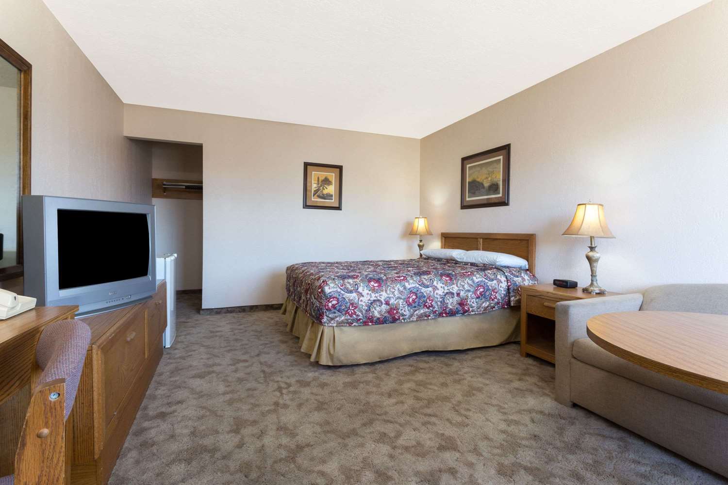 Knights Inn Baker City, OR See Discounts