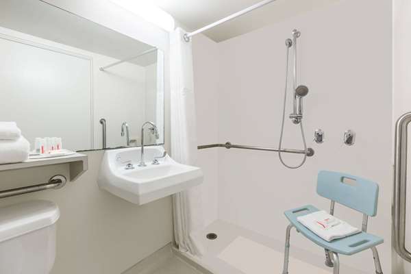  - Ramada Plaza Hotel Waikiki Honolulu