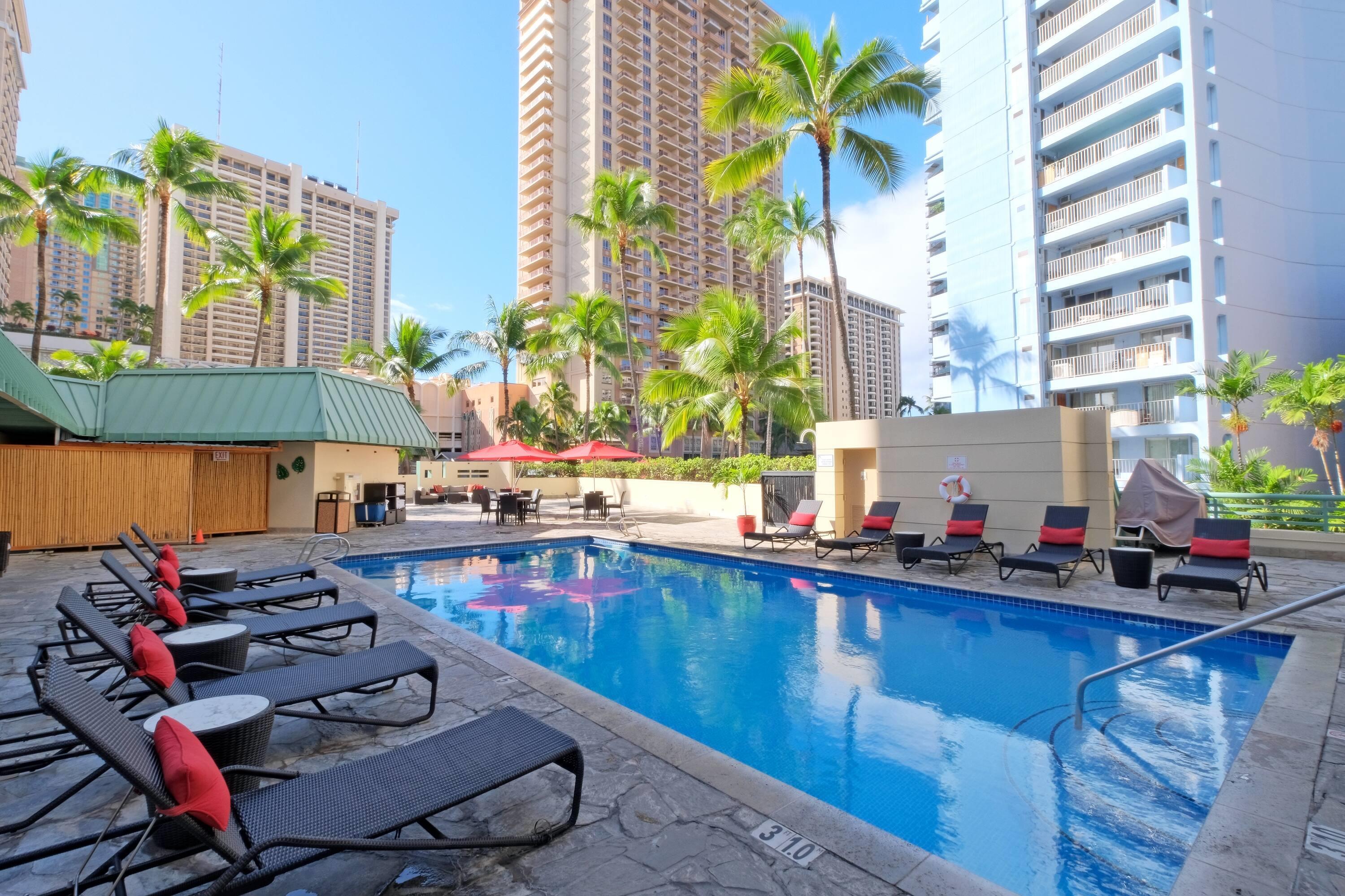 Pool | Ramada Plaza by Wyndham Waikiki