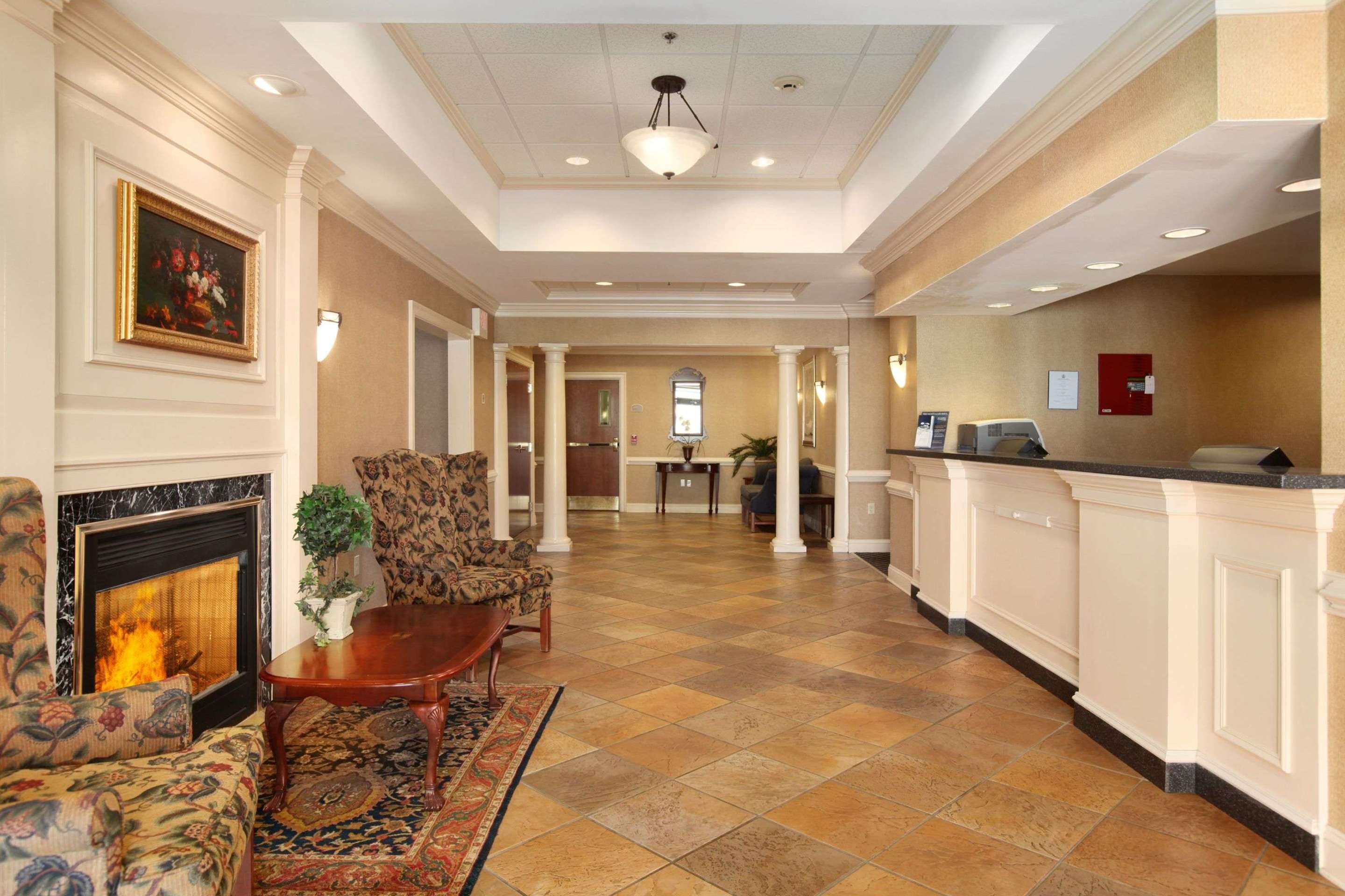 Lobby | Days Inn by Wyndham Altavista