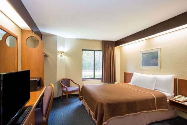  - Travelodge Airport Fort Myers - I-75, Exit 131