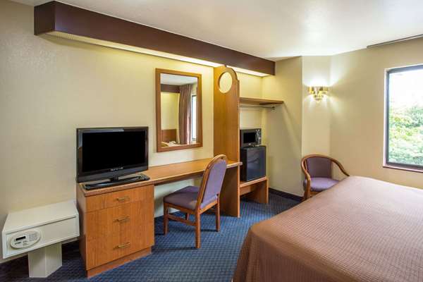  - Travelodge Airport Fort Myers - I-75, Exit 131