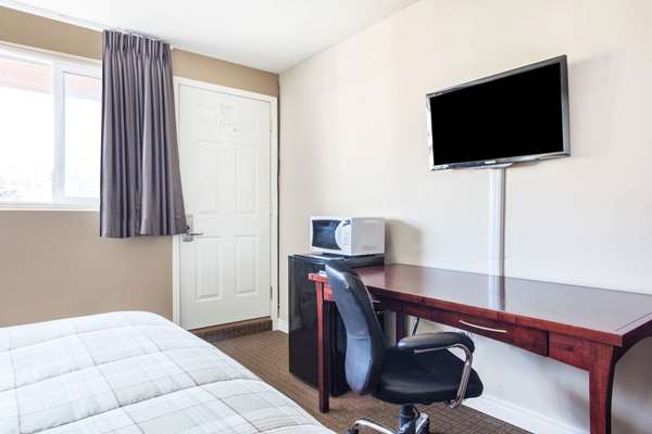  - Howard Johnson Inn Kingston