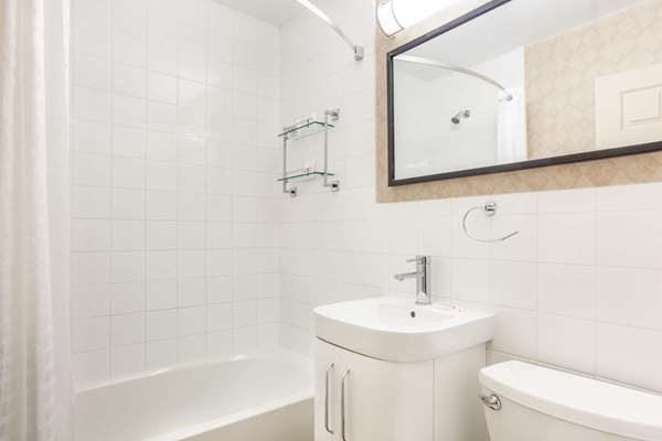  - Howard Johnson Inn Kingston