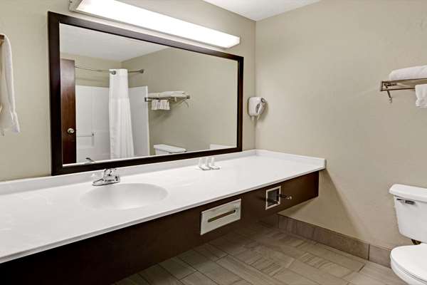  - Baymont Inn & Suites El Reno - I-40, Exit 123