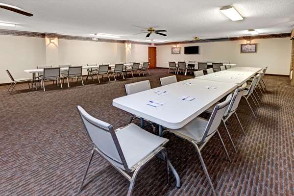  - Baymont Inn & Suites El Reno - I-40, Exit 123