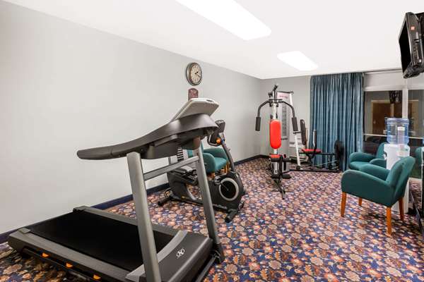 Fitness/ Exercise Room - Days Inn Grand Island - I-80, Exit 312