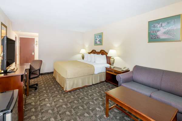  - Days Inn Grand Island - I-80, Exit 312