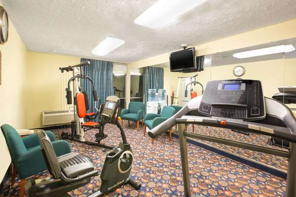 Fitness/ Exercise Room - Days Inn Grand Island - I-80, Exit 312