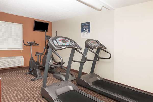 Fitness/ Exercise Room - Travelodge Inn & Suites Albany - I-87, Exit 2