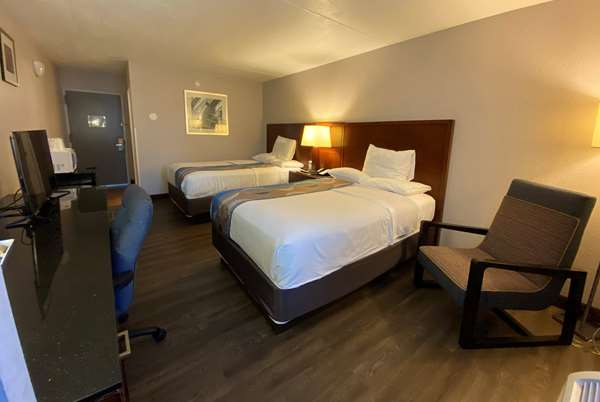  - Travelodge Inn & Suites Albany - I-87, Exit 2