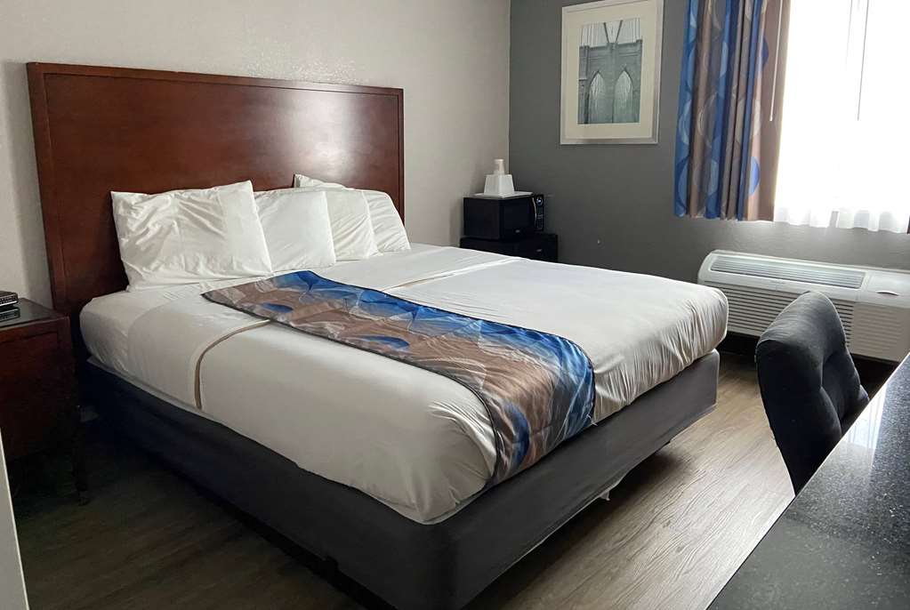 TRAVELODGE INN & SUITES BY WYNDHAM-guestroom-Guest Room,On-Site.jpg