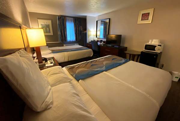  - Travelodge Inn & Suites Albany - I-87, Exit 2