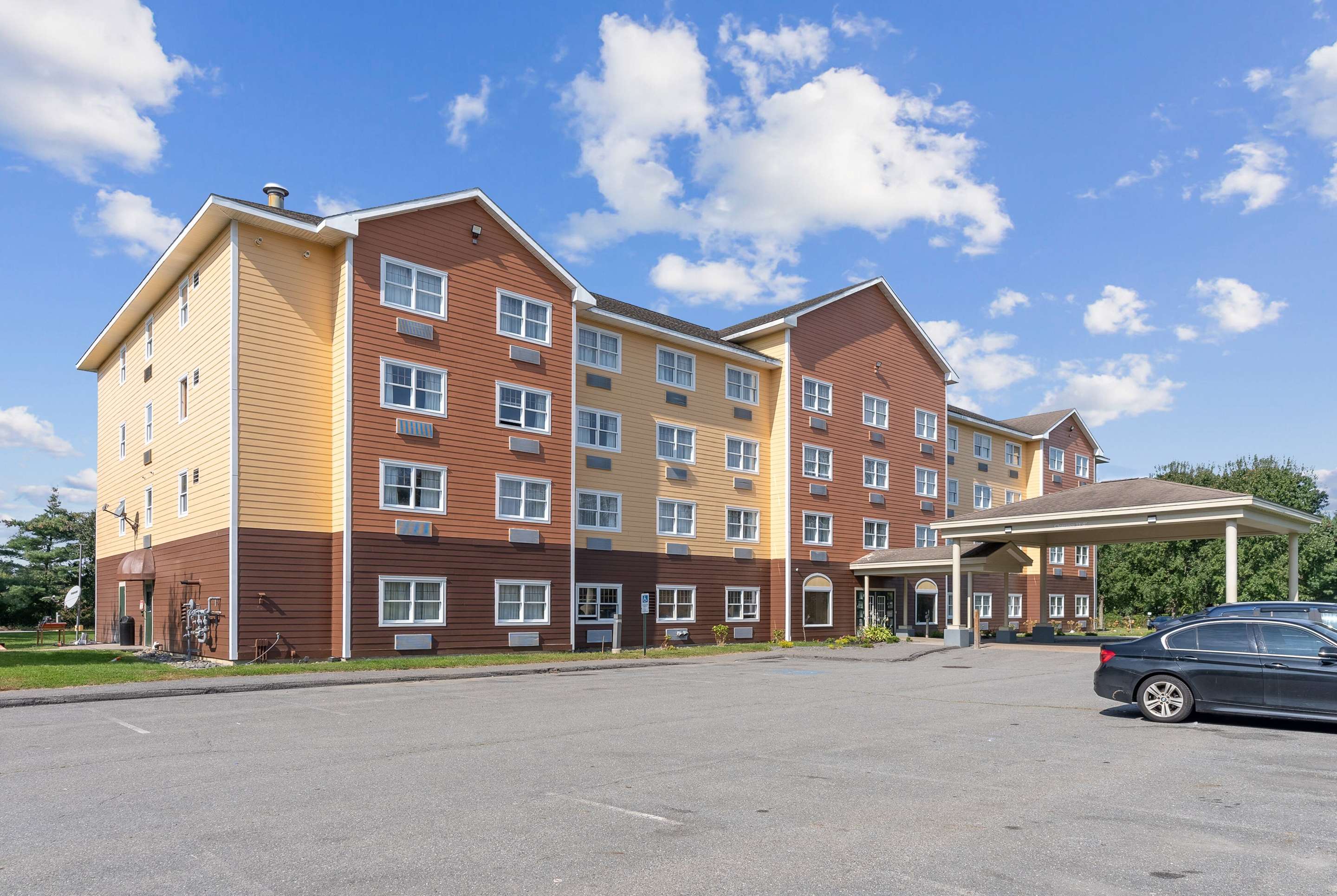 Exterior | Ramada by Wyndham Saco/Old Orchard Beach Area