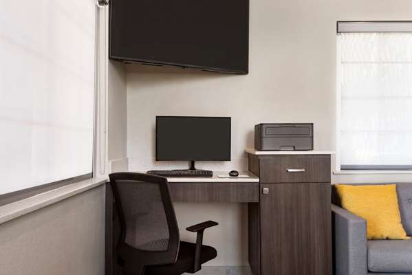 Conference Area - Days Inn & Suites Hobby Airport Houston - I-45, Exit 36