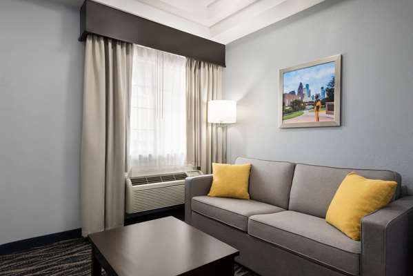  - Days Inn & Suites Hobby Airport Houston - I-45, Exit 36