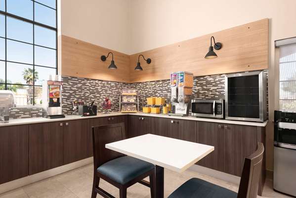 Restaurant - Days Inn & Suites Hobby Airport Houston - I-45, Exit 36