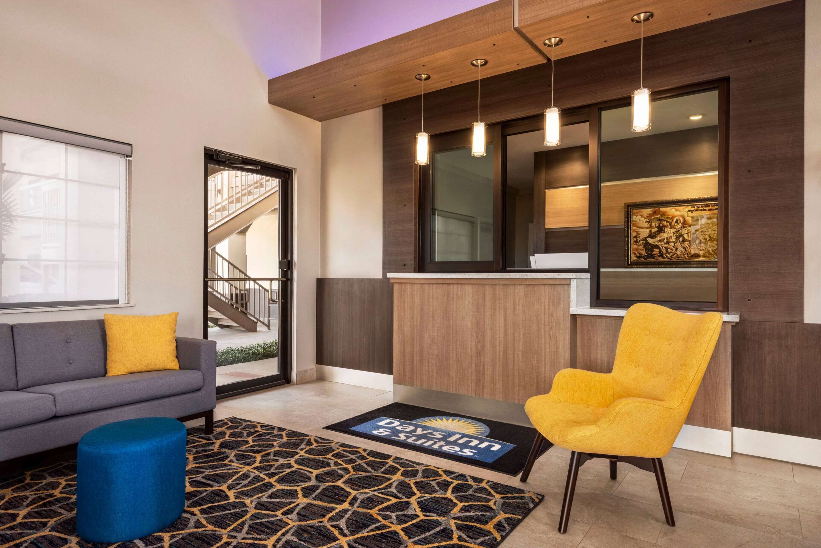 Reception | Days Inn & Suites by Wyndham Houston Hobby Airport