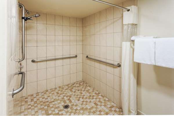  - Howard Johnson Inn Pasadena