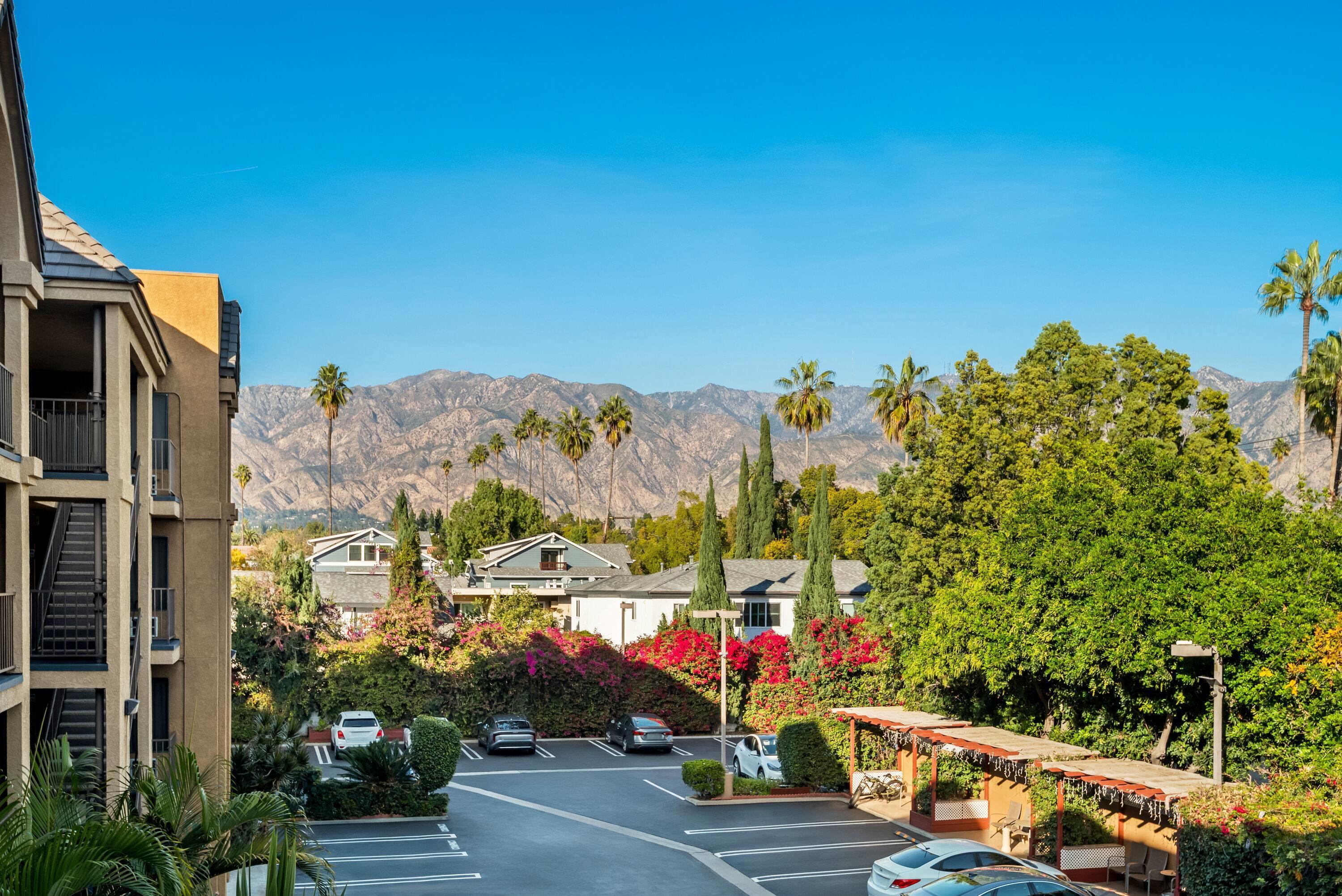 Exterior | Howard Johnson by Wyndham Pasadena