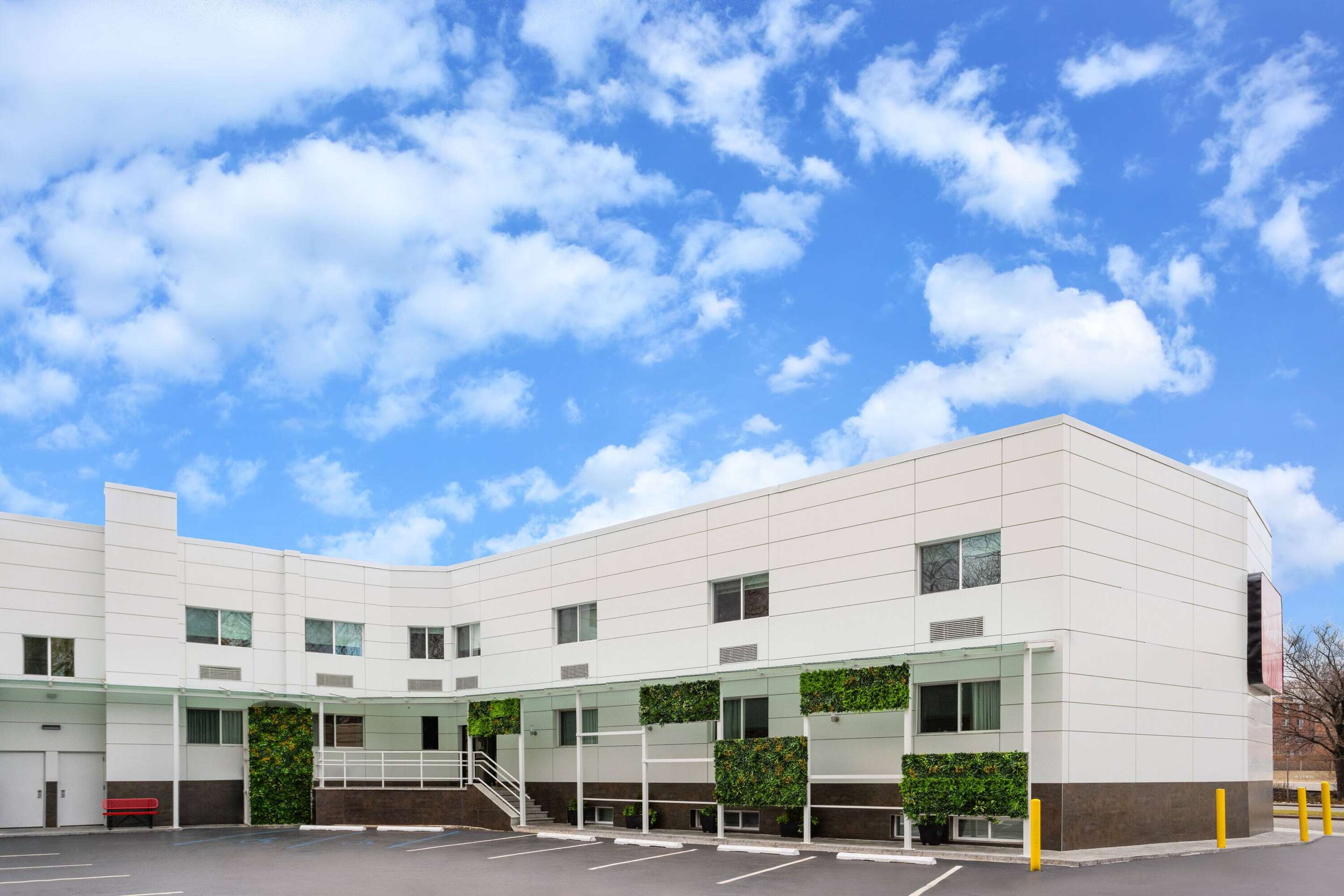 Exterior | Ramada by Wyndham Bronx