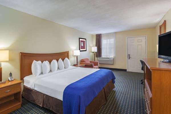  - Days Inn Natchitoches - I-49, Exit 138