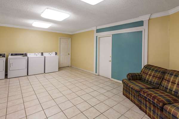 Amenities - Days Inn Natchitoches - I-49, Exit 138