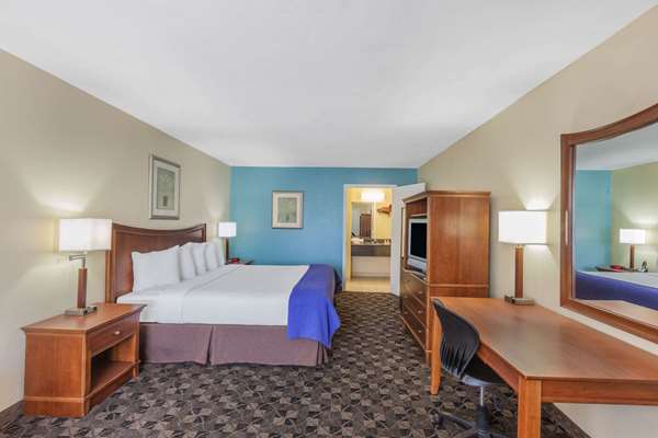 Suite - Days Inn Natchitoches - I-49, Exit 138