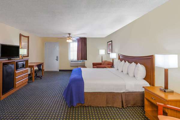 Suite - Days Inn Natchitoches - I-49, Exit 138