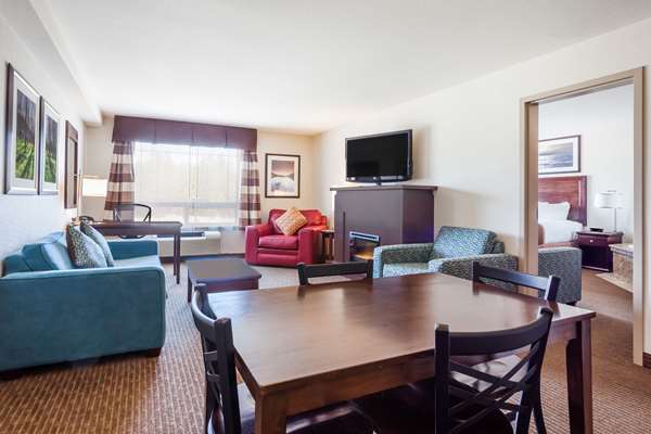  - Ramada Hotel Creston