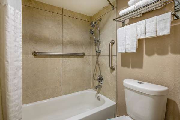  - Super 8 Motel McDonough - I-75, Exit 218