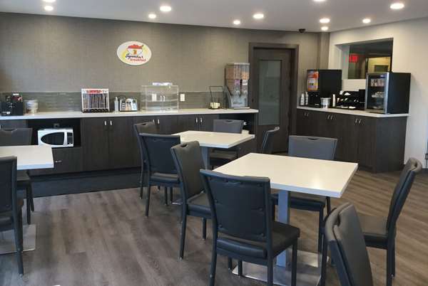  - Super 8 Motel Lethbridge