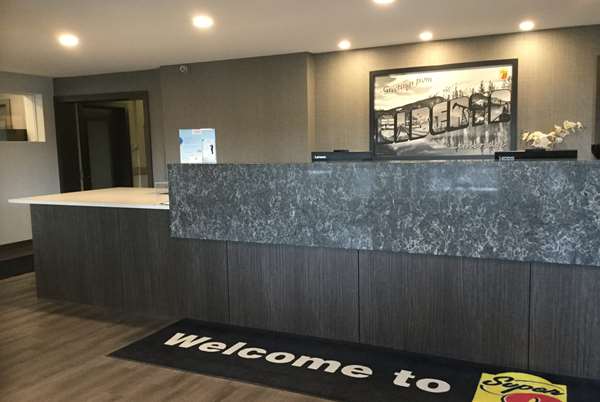  - Super 8 Motel Lethbridge