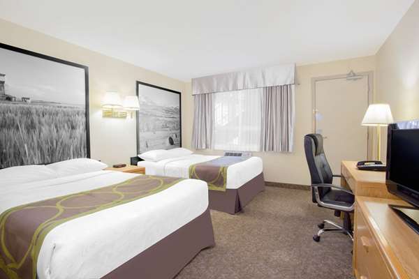  - Super 8 Motel Lethbridge