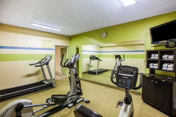 Fitness/ Exercise Room - Days Inn & Suites Corpus Christi South