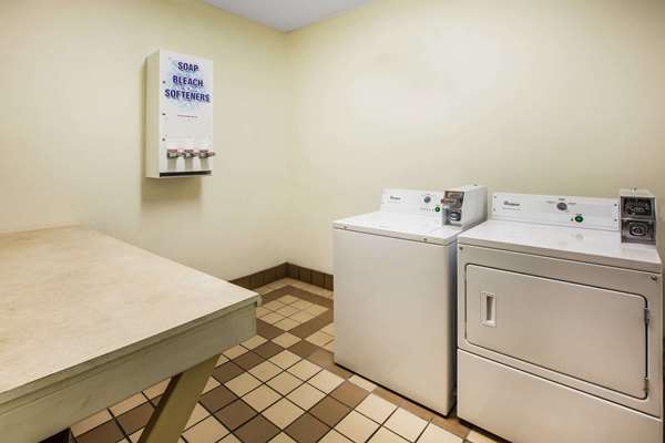 Amenities - Days Inn & Suites Corpus Christi South