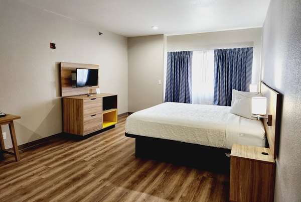  - Days Inn & Suites Corpus Christi South