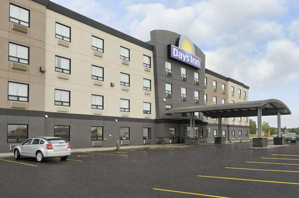 Exterior view - Days Inn Regina Airport
